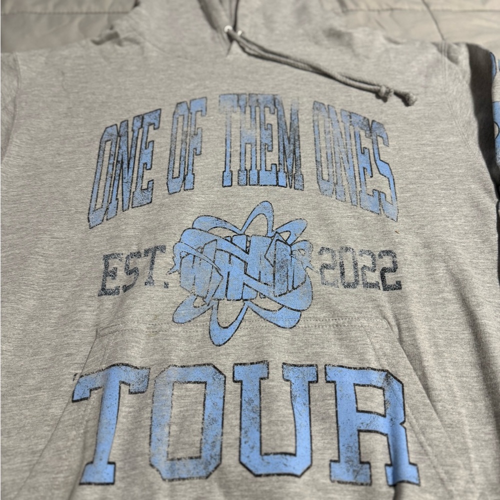 Chris Brown x Lil Baby One of Them Ones Tour Hoodie - Picture 2 of 5